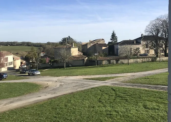 La Maison De Josephine * Montignac-Charente